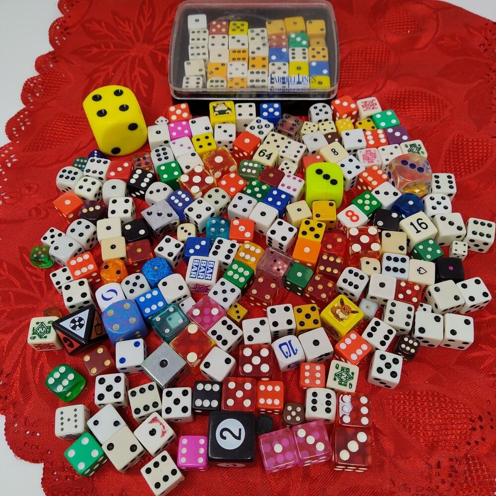 Lot of 180+ VINTAGE Dice Bone, Bakelite, Lucite Large & Small